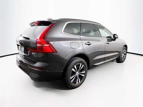 Used 2023 Volvo XC60 B5 Core image 7