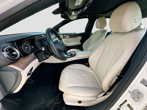 Used 2017 Mercedes-Benz E 300 image 22