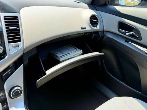 Used 2015 Chevrolet Cruze LT FWD image 28