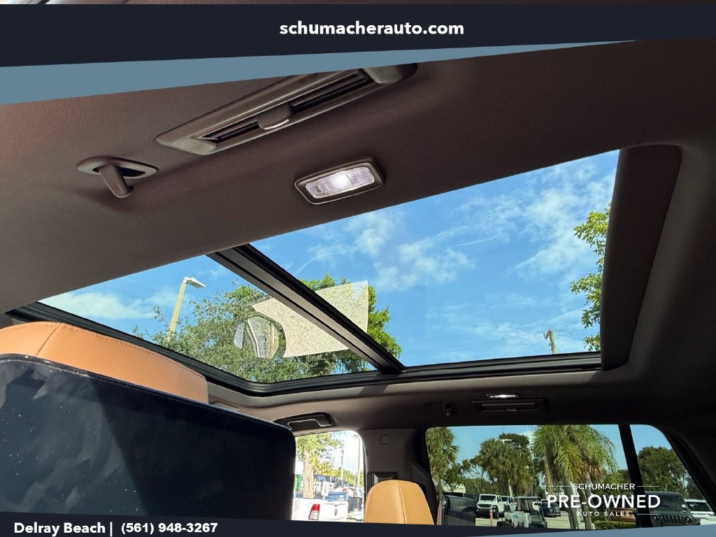 Used 2021 Cadillac Escalade Premium Luxury RWD image 13