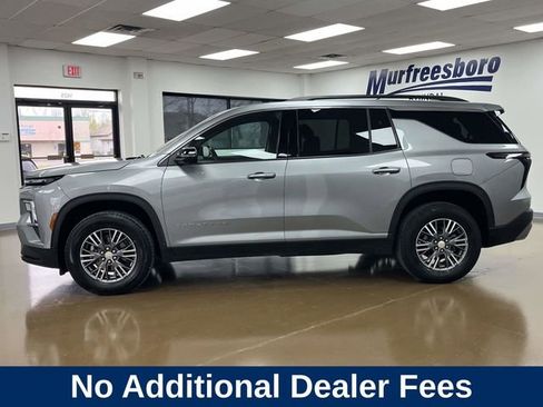 Used 2024 Chevrolet Traverse LT AWD/4WD image 9