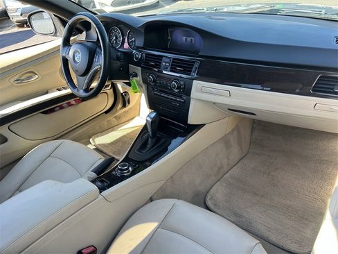 Used 2012 BMW 335i Convertible image 13