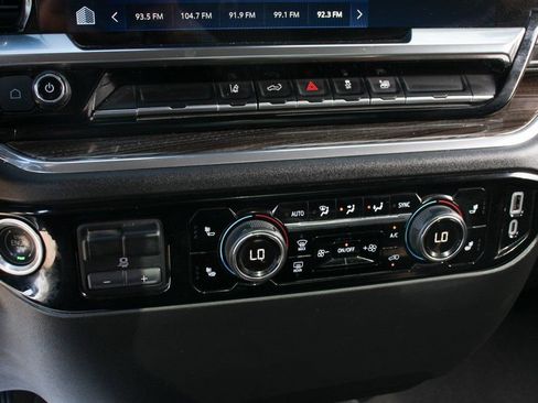 Used 2024 Chevrolet Silverado 3500 LT w/ Convenience Package image 25