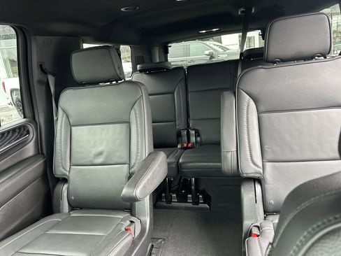 Used 2022 GMC Yukon XL Denali image 17