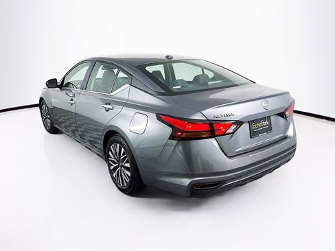 Used 2025 Nissan Altima 2.5 SV image 5