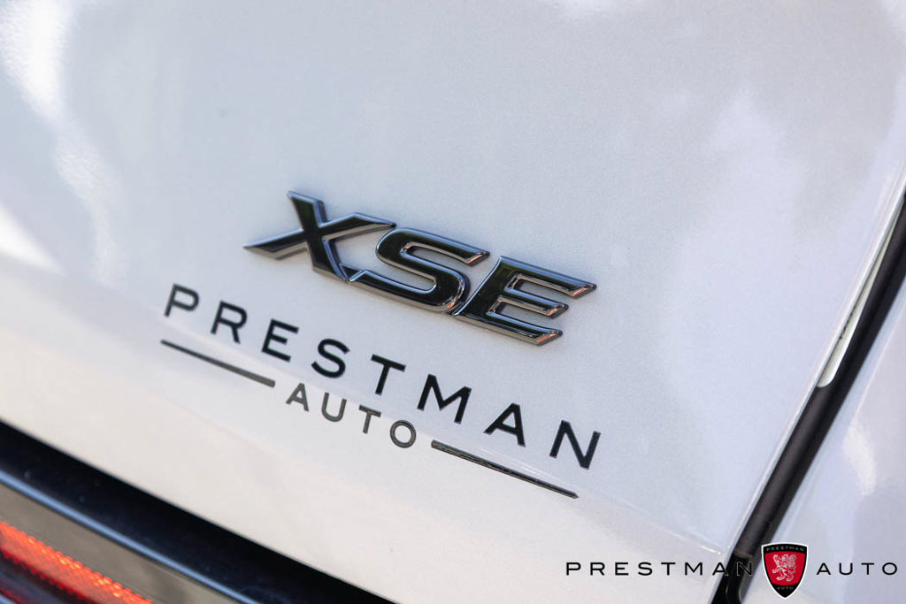 Used 2025 Toyota Sienna XSE FWD image 13