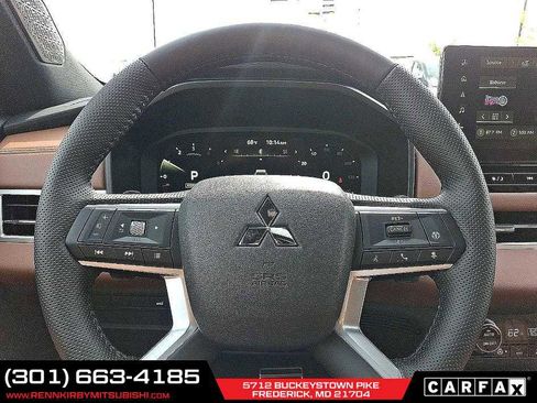 New 2025 Mitsubishi Outlander SEL image 19