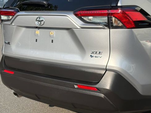 Used 2025 Toyota RAV4 XLE w/ Convenience Package AWD/4WD image 5