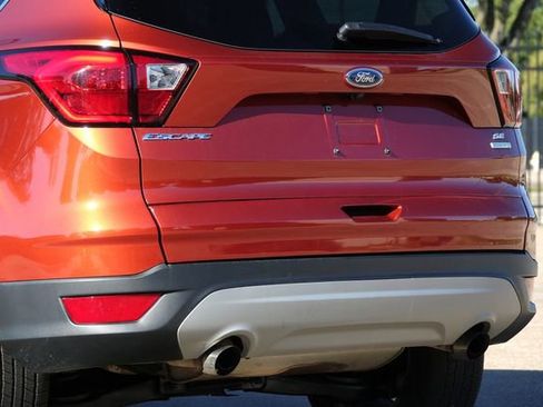 Used 2019 Ford Escape SE image 19