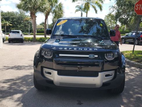 Used 2023 Land Rover Defender 130 SE AWD/4WD image 8