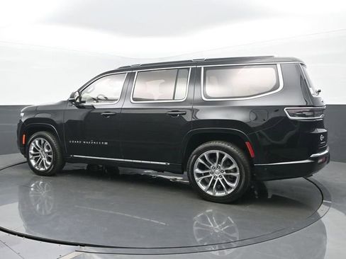 Used 2022 Jeep Grand Wagoneer Series II w/ Premium Group II AWD/4WD image 3