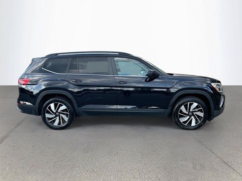 Used 2025 Volkswagen Atlas SE AWD/4WD image 3