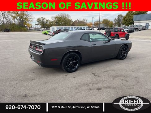 Used 2018 Dodge Challenger SXT Plus image 10
