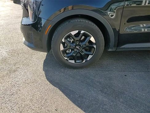 Certified 2025 Kia Sorento S image 7