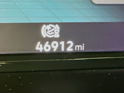 Used 2024 Volkswagen Atlas Cross Sport SE image 19