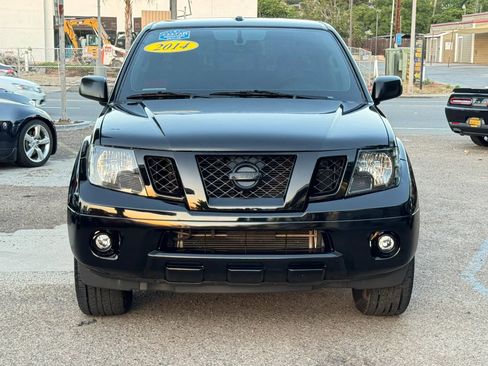 Used 2014 Nissan Frontier SV w/ SV Value Truck Package RWD image 3