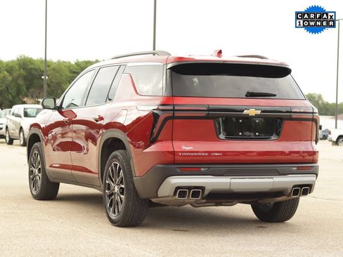 Used 2025 Chevrolet Traverse LT w/ Sun and Wheel Package AWD/4WD image 5