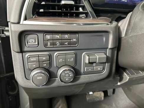 Used 2025 Chevrolet Tahoe LT w/ Comfort Package image 27