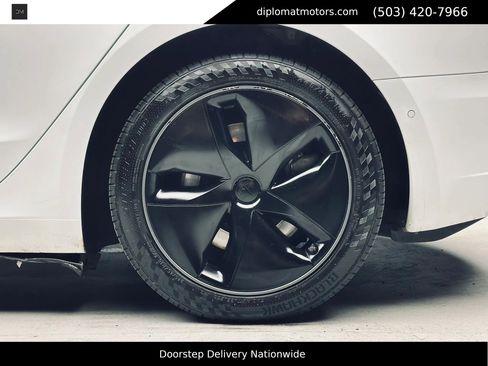 Used 2018 Tesla Model 3 Long Range RWD image 37