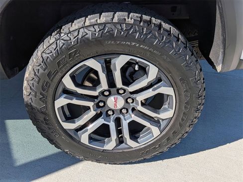 Used 2023 GMC Canyon AT4 w/ AT4 Premium Package image 28
