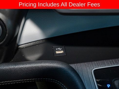 Used 2025 Toyota Sienna XLE FWD image 17