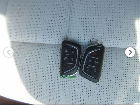 Used 2024 Cadillac Lyriq Luxury AWD/4WD image 13