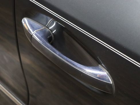 Used 2005 Mercedes-Benz E 320 CDI Sedan image 9