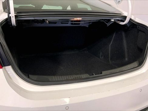 Used 2024 Chevrolet Malibu LT image 4