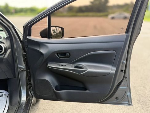 Used 2020 Nissan Versa S FWD image 14