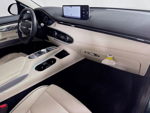 Used 2023 Genesis GV70 2.5T w/ Advanced Package image 37