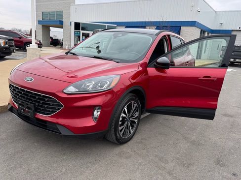 Certified 2022 Ford Escape SEL w/ SEL Stealth AWD Package image 31