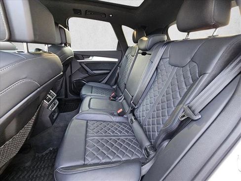 Used 2018 Audi SQ5 Prestige w/ Prestige Package image 11