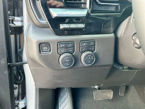 Used 2025 Chevrolet Silverado 1500 High Country AWD/4WD image 10