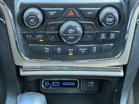 Certified 2017 Jeep Grand Cherokee Limited w/ Luxury Group II image 16