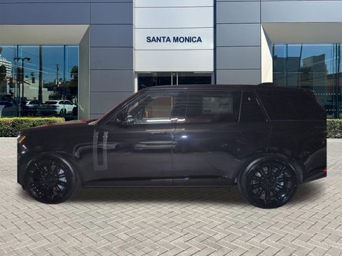 New 2026 Land Rover Range Rover Long Wheelbase SE AWD/4WD image 2