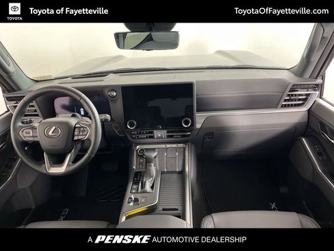 Used 2025 Lexus GX 550 w/ Accessory Package (Z1) image 19