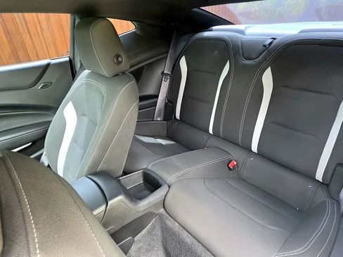 Used 2019 Chevrolet Camaro LT RWD image 7