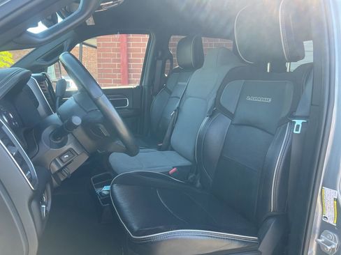 Used 2024 RAM 2500 Laramie w/ Night Edition image 17