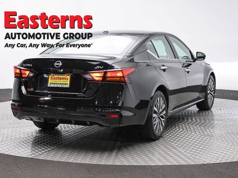 Used 2024 Nissan Altima 2.5 SV FWD image 5
