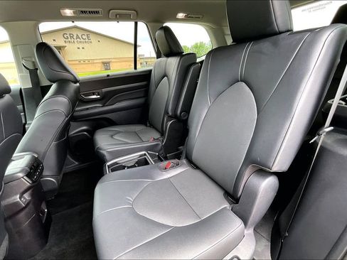 Used 2025 Toyota Grand Highlander AWD image 24