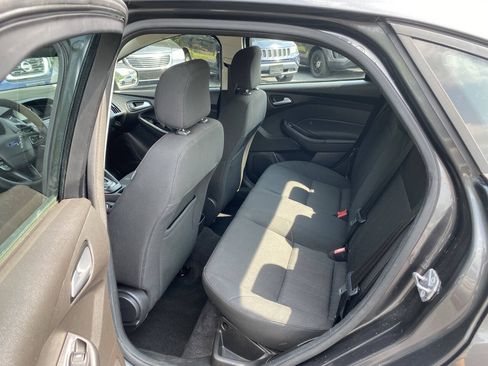 Used 2017 Ford Focus SE FWD image 10