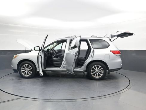 Used 2013 Nissan Pathfinder SV w/ Trailer Tow Pkg AWD/4WD image 51