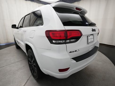 Used 2019 Jeep Grand Cherokee Altitude AWD/4WD image 35