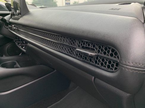 Certified 2024 Honda HR-V LX image 38