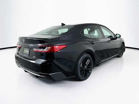 Used 2025 Toyota Camry SE FWD image 9