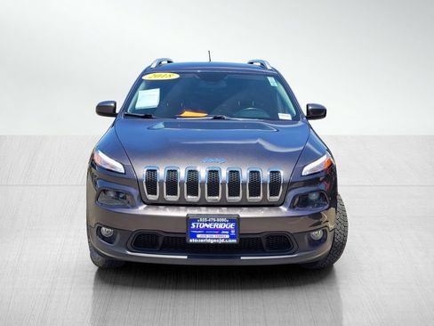 Used 2018 Jeep Cherokee Latitude Plus w/ Cold Weather Group AWD/4WD image 3