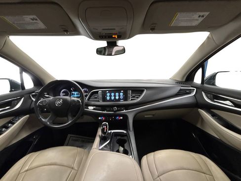 Used 2019 Buick Enclave Essence image 18