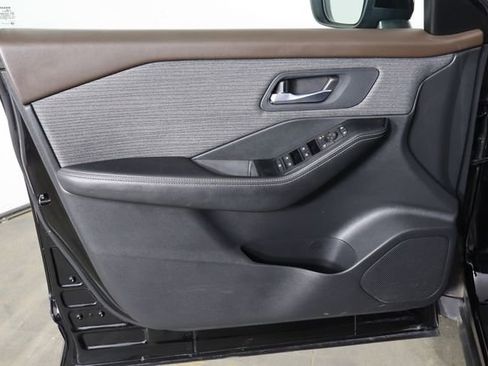 Used 2021 Nissan Rogue SV FWD image 19