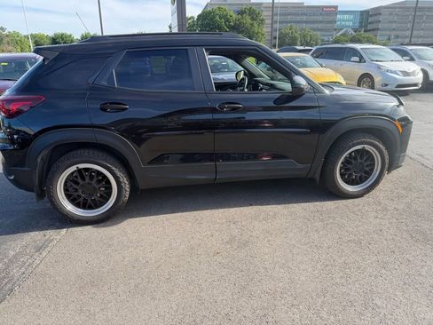 Used 2021 Chevrolet TrailBlazer RS w/ Sun and Liftgate Package AWD/4WD image 3