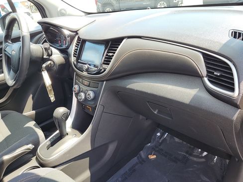 Used 2017 Chevrolet Trax LS FWD image 25